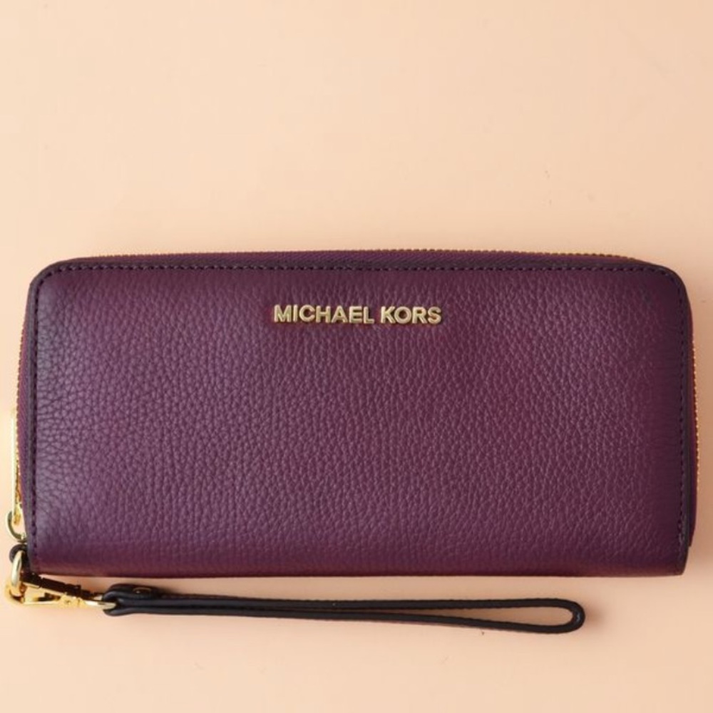 Michael Kors Continental Leather Plum wallet